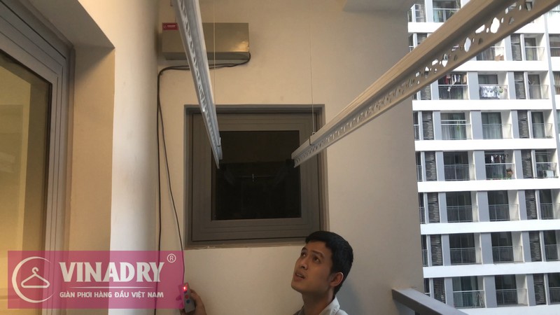 Giàn phơi bấm điện Vinadry cấu tạo nhỏ gọn, dễ dàng sử dụng Giàn phơi bấm điện Vinadry cấu tạo nhỏ gọn, dễ dàng sử dụng