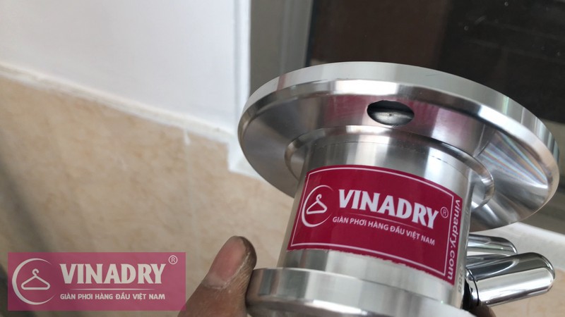 Tất cả sản phẩm giàn phơi mua tai Vinadry đều được gắn logo và thương hiệu trên sản phẩm
