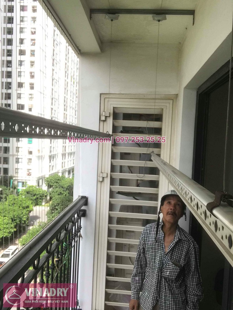 Hình ảnh thực tế bộ giàn phơi quần áo chung cư nhà chị Minh