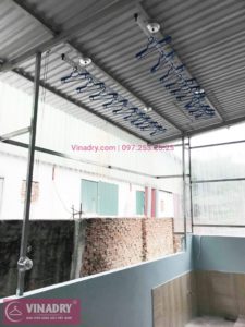 Hình ảnh giàn phơi Hòa Phát HP701 lắp cho trần mái tôn nhà cô Huệ